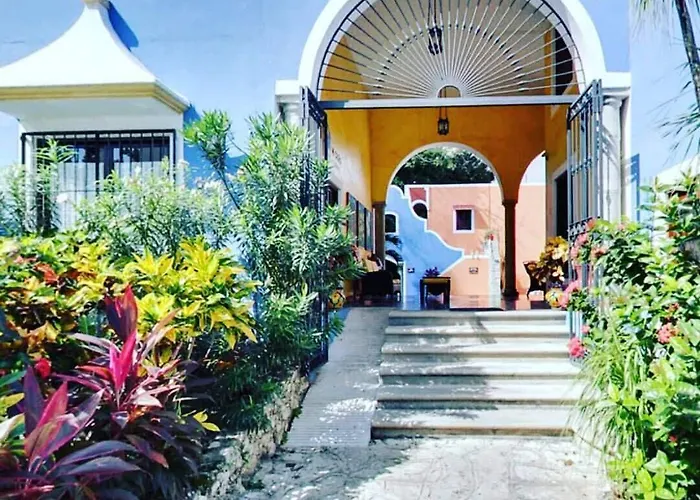 Casa De Flores 3*