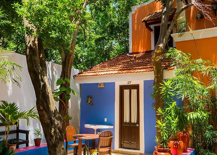 Hotel Casa De Flores 3*