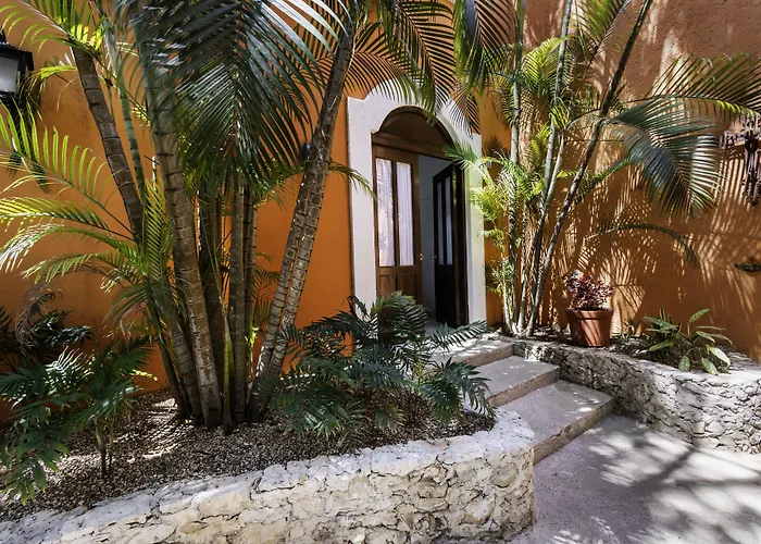 Hotel Casa De Flores 3*