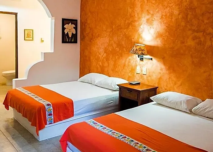 Hotel Casa De Flores 3*
